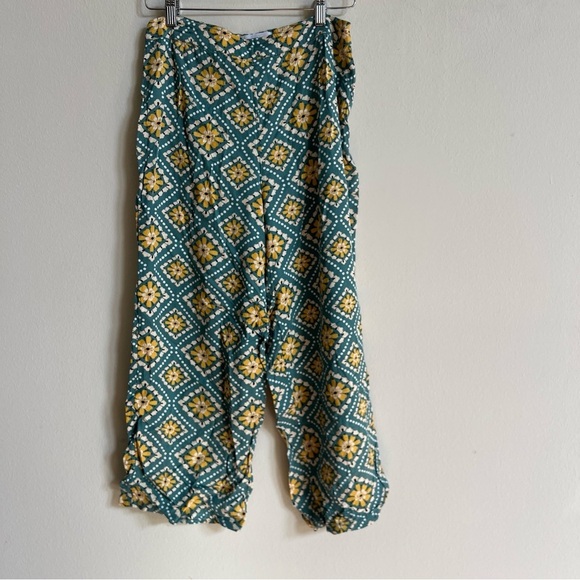 O'Neill Pants - O’Neill Green Print pants Size 30
